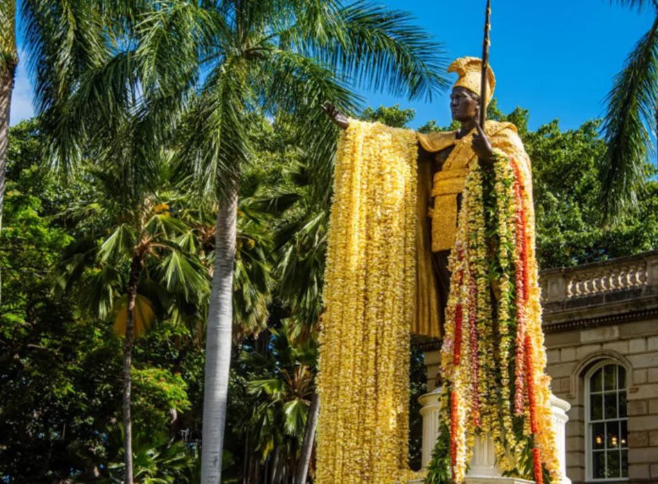 카메하메하 데이 레이 장식 동상
